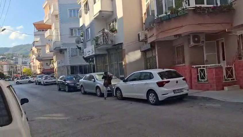 İzmirde polis karakoluna silahlı saldırı Şehit ve yaralılar var