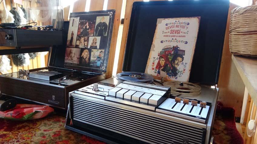 Tek başına dağın başına ev yaptı İçini görenler şoke oluyor: Misafir ağırlayabiliyoruz