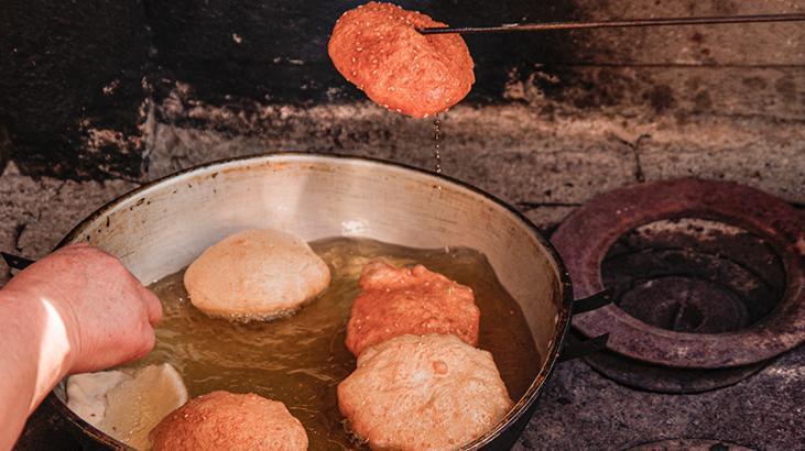 Hamurunu orta derecede açın Hamurunu orta derecede açın
