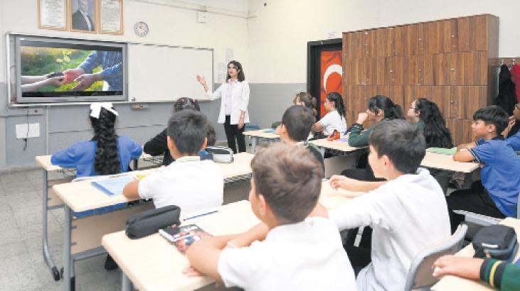 'Öğrenilmesi gereken ilk konu sınıf yönetimi'