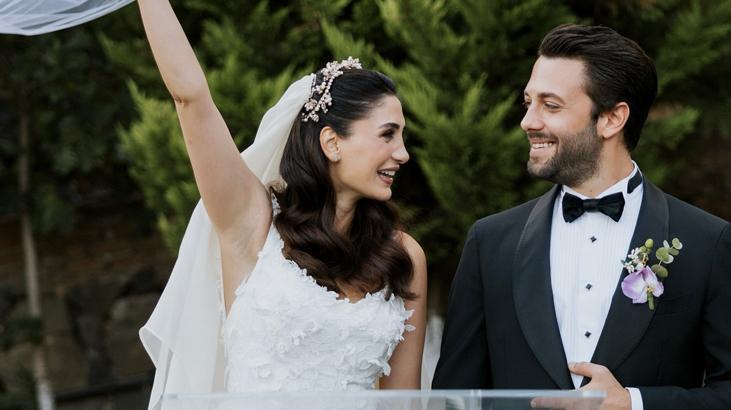 Sitare Akbaş günler sonra paylaştı İşte düğünden yeni kareler Sitare Akbaş günler sonra paylaştı İşte düğünden yeni kareler