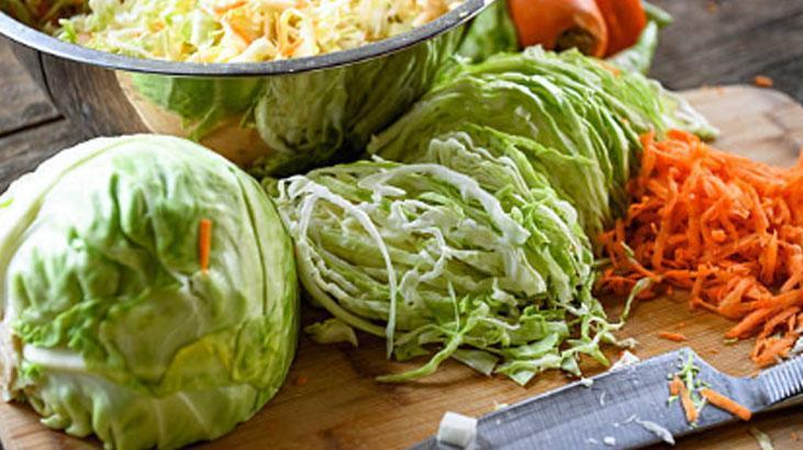 Cildi gençleştiren lahana sürprizi Maskesini hazırlayın, botokslu gibi geriyor