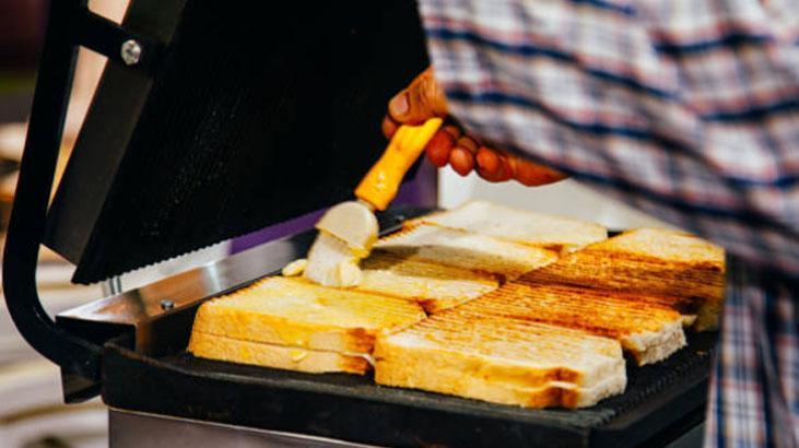 Tost makinesindeki sayıların sırrı çözüldü Yanlış biliyormuşuz, ısıyı değil süreyi ayarlıyor