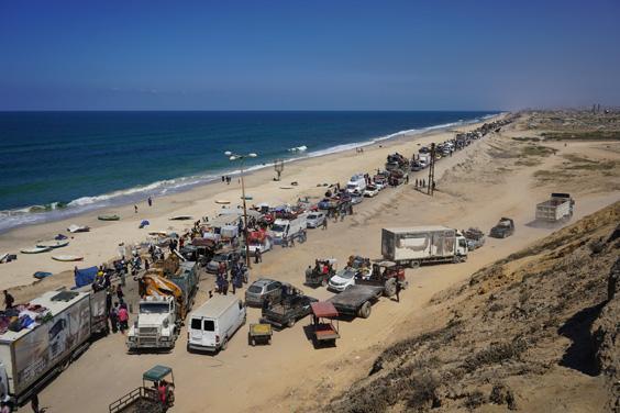 İsrail’in saldırıları nedeniyle Gazze’de zorunlu göç sürüyor