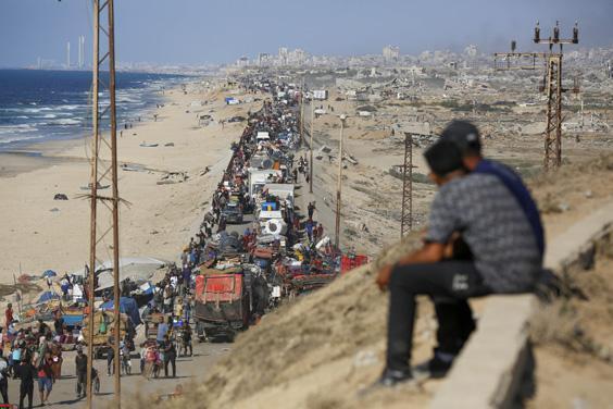 İsrail’in saldırıları nedeniyle Gazze’de zorunlu göç sürüyor