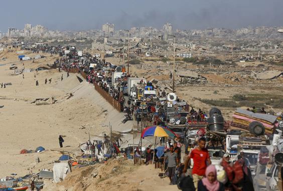 İsrail’in saldırıları nedeniyle Gazze’de zorunlu göç sürüyor
