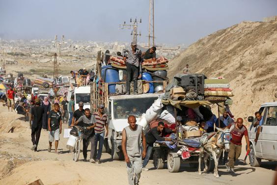 İsrail’in saldırıları nedeniyle Gazze’de zorunlu göç sürüyor