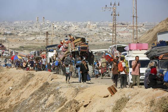 İsrail’in saldırıları nedeniyle Gazze’de zorunlu göç sürüyor