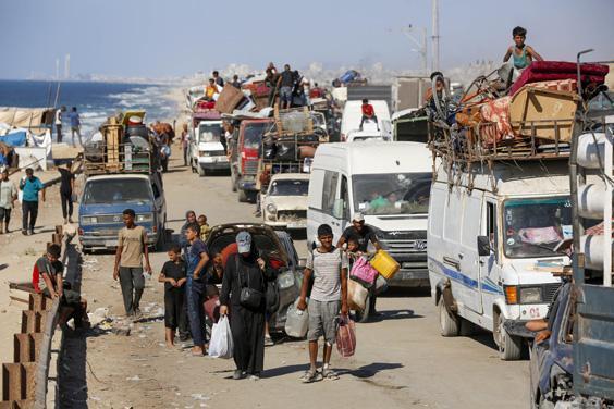 İsrail’in saldırıları nedeniyle Gazze’de zorunlu göç sürüyor
