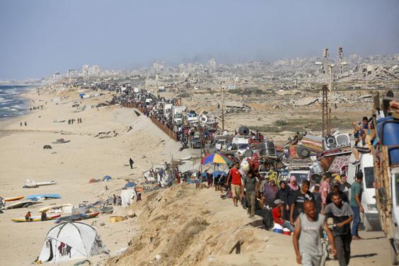 İsrail’in saldırıları nedeniyle Gazze’de zorunlu göç sürüyor