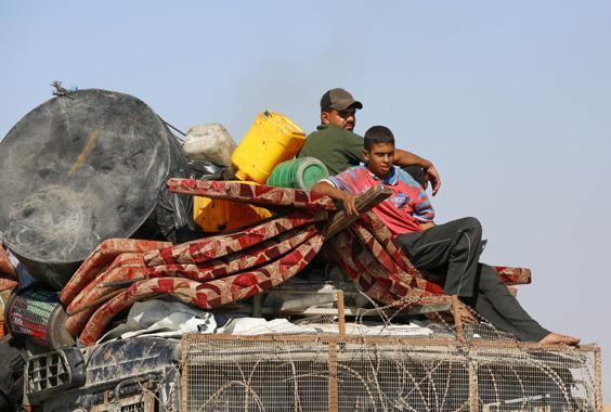 İsrail’in saldırıları nedeniyle Gazze’de zorunlu göç sürüyor