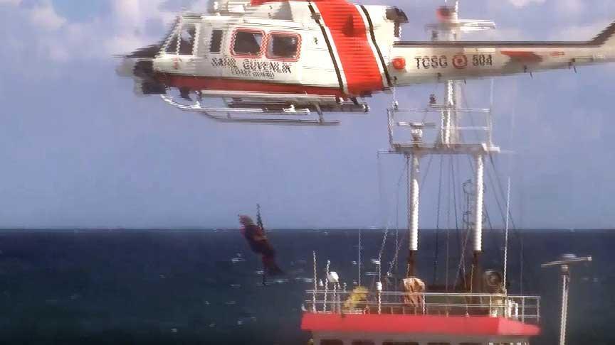 Kuru yük gemisi karaya oturdu; mürettebat kurtarıldı