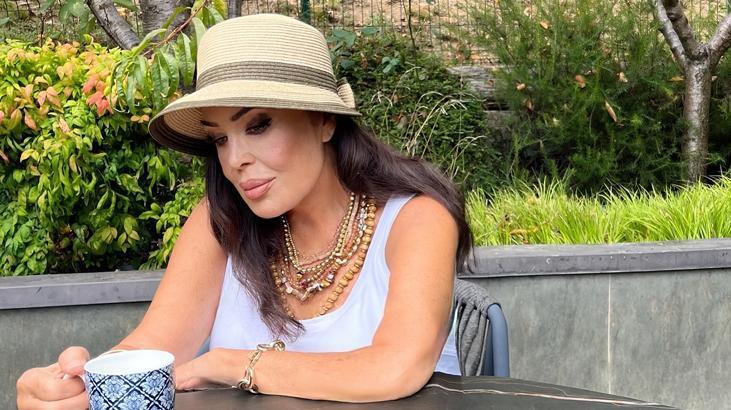 Yaza veda pozlarıyla Instagramı salladı Türkan Şoraydan yeni paylaşım