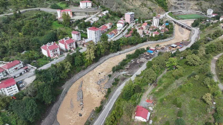 Karadenizde felaketi yaşadı Bungalovlar sele kapıldı, köprüler yıkıldı