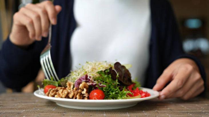 Bu 3 yiyeceği ağzına sürmedi, 5 ayda 20 kilo verdi Zayıflamak için sürekli yedim Bu 3 yiyeceği ağzına sürmedi, 5 ayda 20 kilo verdi Zayıflamak için sürekli yedim