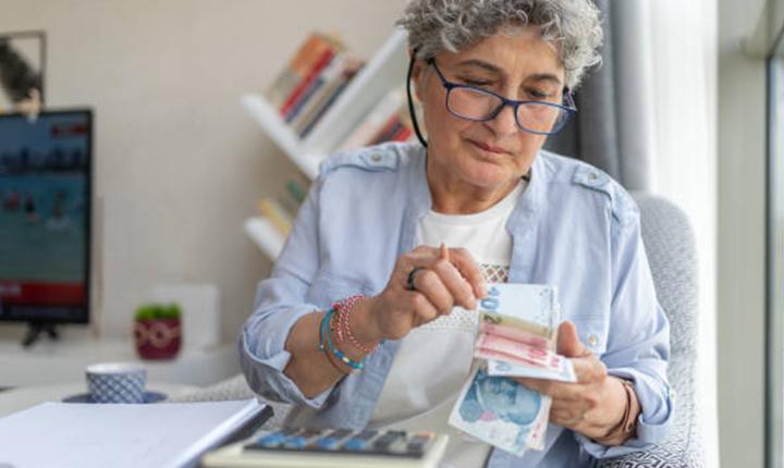 MAAŞLARDA DÜŞÜŞ OLUR MU MAAŞLARDA DÜŞÜŞ OLUR MU