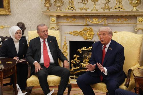 Beyaz Saraydaki Erdoğan-Trump zirvesinde dikkat çeken rozet