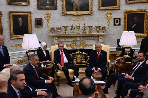 Beyaz Saraydaki Erdoğan-Trump zirvesinde dikkat çeken rozet