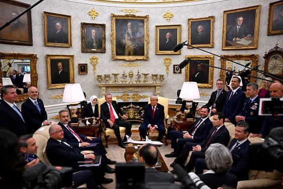 Beyaz Saraydaki Erdoğan-Trump zirvesinde dikkat çeken rozet