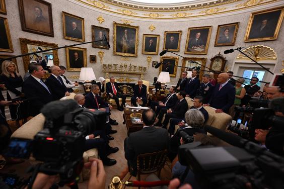 Beyaz Saraydaki Erdoğan-Trump zirvesinde dikkat çeken rozet