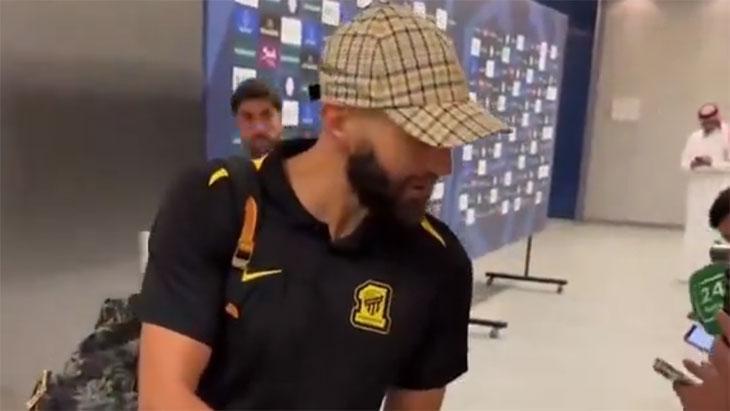 KENDİNİ KOMİK Mİ SANIYORSUN