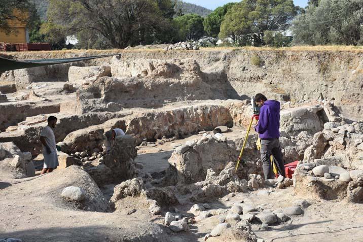 İzmir’de heyecan yaratan kazı 8 bin yıllık sır çözülüyor: ‘Bu kadar küçüklere ilk kez rastladık’