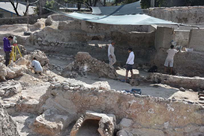 İzmir’de heyecan yaratan kazı 8 bin yıllık sır çözülüyor: ‘Bu kadar küçüklere ilk kez rastladık’