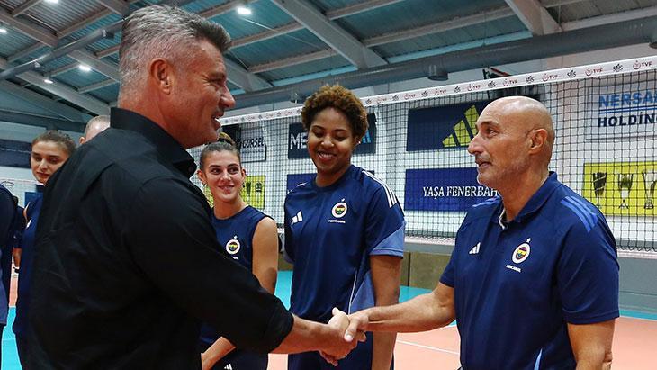 Fenerbahçe Başkanı Sadettin Sarandan voleybolcuları ziyaretinden fotoğraflar