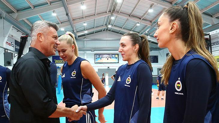 Fenerbahçe Başkanı Sadettin Sarandan voleybolcuları ziyaretinden fotoğraflar