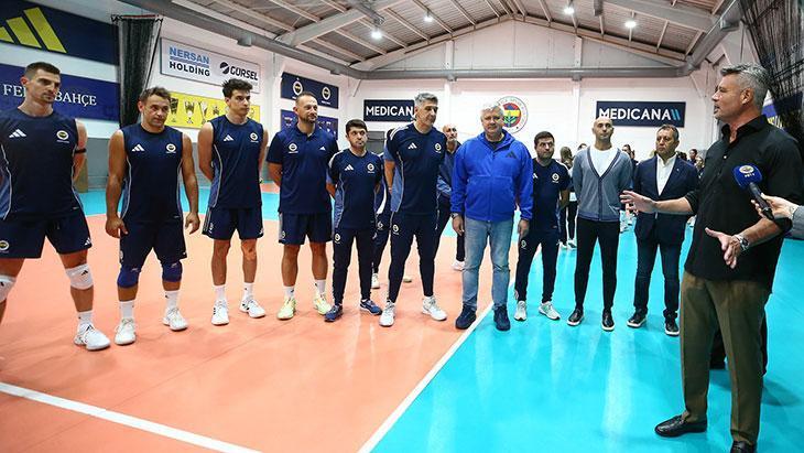 Fenerbahçe Başkanı Sadettin Sarandan voleybolcuları ziyaretinden fotoğraflar
