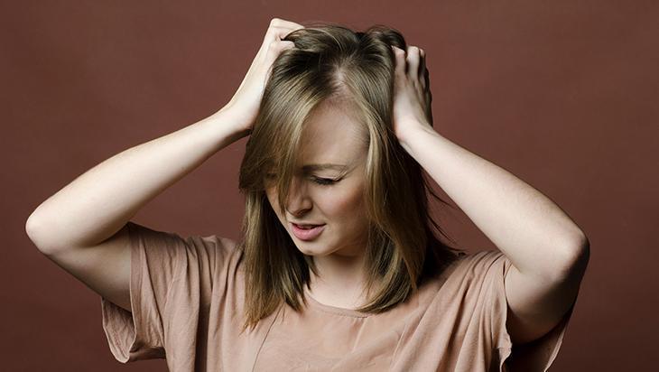 Kabarma ve elektriklenme bitiyor Parlak ve sakin saçların sırrı: Ev yapımı sprey