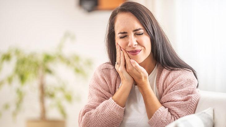 Diş Hekimi Arzu Tekkeli, 20 yaş dişleriyle ilgili toplumda yaygın olan doğru bilinen yanlışları sıraladı: