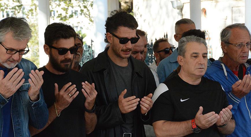 Uraz Kaygılaroğlunun en zor günü Seni çok özleyeceğim pamuğum Uraz Kaygılaroğlunun en zor günü Seni çok özleyeceğim pamuğum