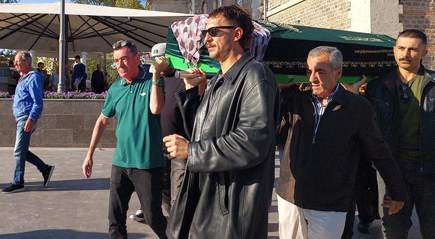 Uraz Kaygılaroğlunun en zor günü Seni çok özleyeceğim pamuğum Uraz Kaygılaroğlunun en zor günü Seni çok özleyeceğim pamuğum