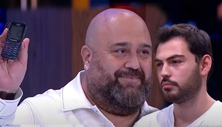 MASTERCHEF TELEFON KİMİN? MasterChef’te kural ihlali yapan yarışmacıyı Somer Şef açıklıyor! MasterChef telefon olayı