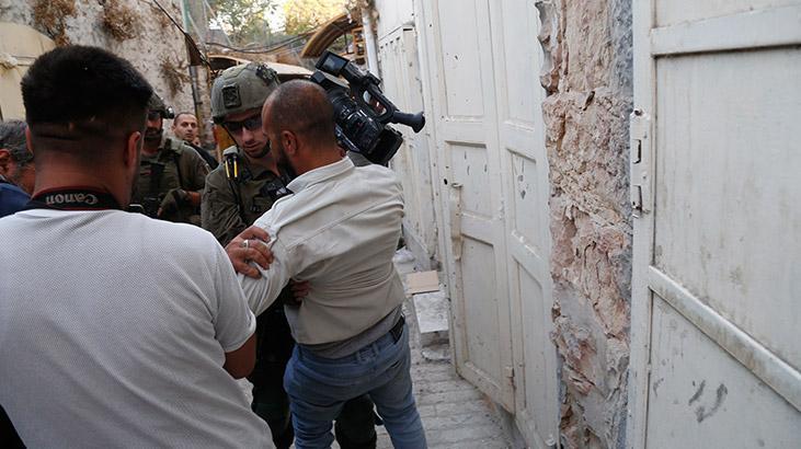 İsrail güçleri, El Halil kentine baskın düzenledi