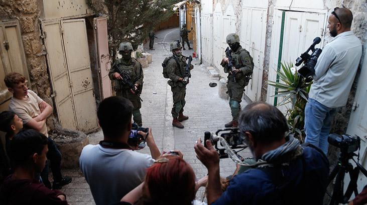 İsrail güçleri, El Halil kentine baskın düzenledi