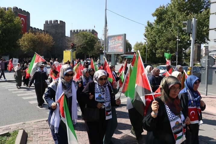 Filistin için el ele: ‘Gazze’nin sessiz çığlığına sesiz’