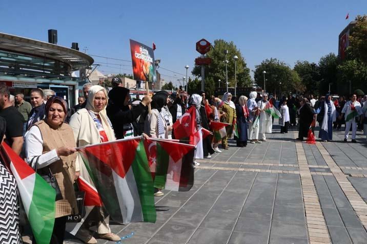 Filistin için el ele: ‘Gazze’nin sessiz çığlığına sesiz’