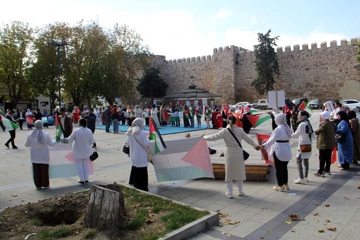 Filistin için el ele: ‘Gazze’nin sessiz çığlığına sesiz’