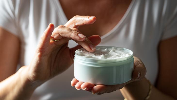 Nemlendirici deyip geçmeyin, fazlası zarar veriyor Dermatolog önerisi: Katmanlama
