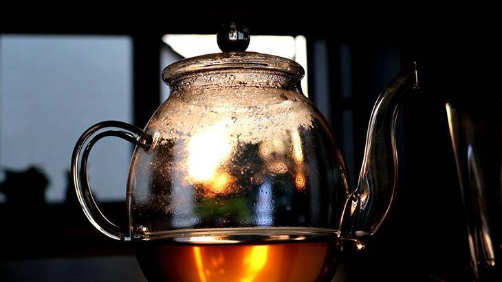 Çay ocakta değil güneşte demleniyor Pencere kenarı yöntemi: Tadı bir başka olacak