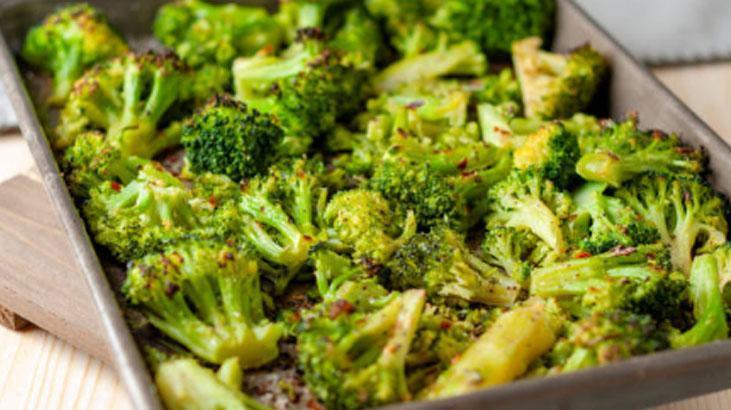 Pişerken yayılan brokoli kokusuna son Tadı değişmiyor, gereken şey 1 dilim ekmek