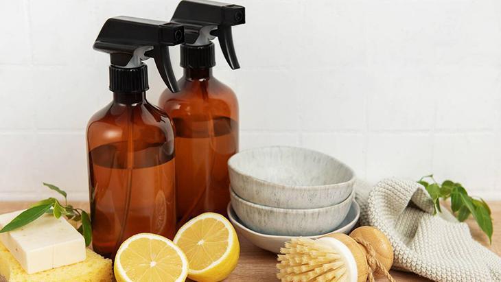 Markettekinden hiçbir farkı yok Bulaşıkları cam gibi parlatıyor, birkaç damla yeterli Markettekinden hiçbir farkı yok Bulaşıkları cam gibi parlatıyor, birkaç damla yeterli