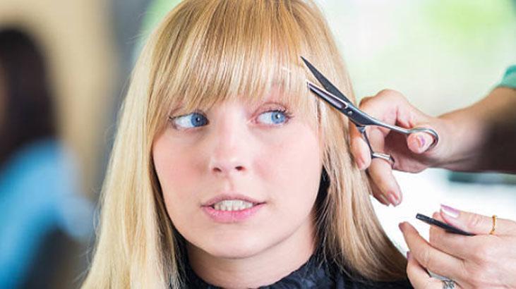 Şekillenmeyen perçemi tek hamlede kabartın Kuaförden çıkmış gibi, ıslatıp şekillendirin