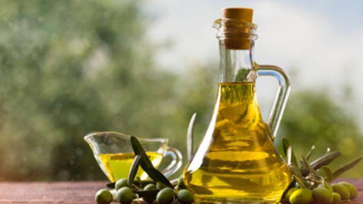 Bozuk zeytinyağı kendini böyle ele veriyor Mum gibiyse kaçın, tadı zehir oluyor Bozuk zeytinyağı kendini böyle ele veriyor Mum gibiyse kaçın, tadı zehir oluyor