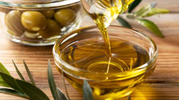 Bozuk zeytinyağı kendini böyle ele veriyor Mum gibiyse kaçın, tadı zehir oluyor Bozuk zeytinyağı kendini böyle ele veriyor Mum gibiyse kaçın, tadı zehir oluyor