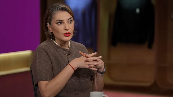 HANDE NEDEN ERKEN ZIPLIYORSUN
