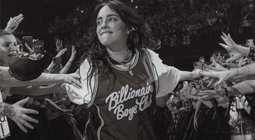 Billie Eilish konserinde büyük şok Korumalar oraya koştu