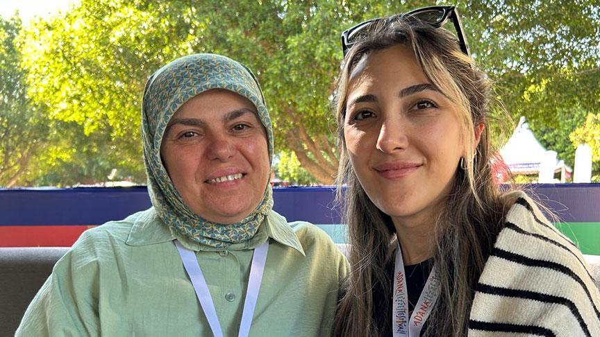 YKS'de 1 puan farkla kızının fakültesini kazandı, 53 yaşında üniversiteli oldu: ‘Sıra bana geldi’